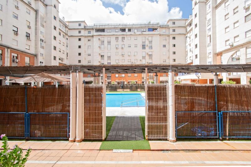 Foto 66f50c62-29f4-46c2-957d-787c49e56ed5. Pis amb calefacció piscina a colores - entreparques Sevilla