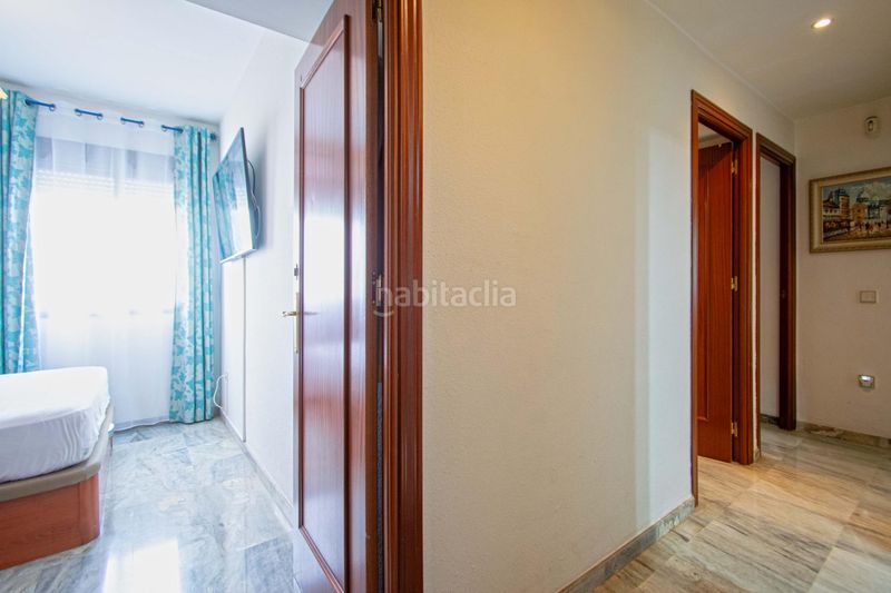 Foto b73dd33d-3782-4969-b419-76ce49bbd49a. Pis amb calefacció piscina a colores - entreparques Sevilla
