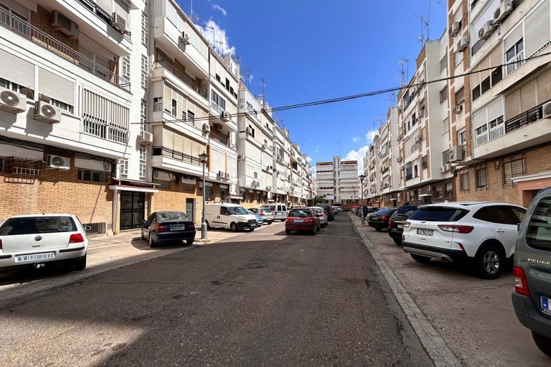 Foto b7d87949-1310-4994-a189-4d7bc38ae2f3. Pis a San Carlos - San José Sevilla