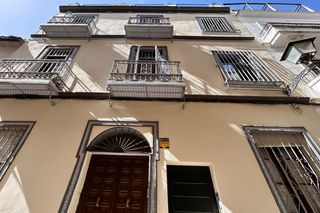 Pis a Arenal - Museo. Edificio en venta en calle adolfo cuellar junto a calle zaragoza