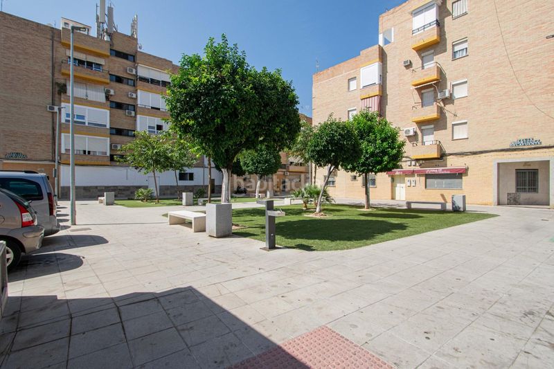 Foto 1a77b1d7-d29f-448e-bbad-f64933bc8ee2. Casa  o local en venta en calle peatonal en la rinconada sevilla en Rinconada (La)