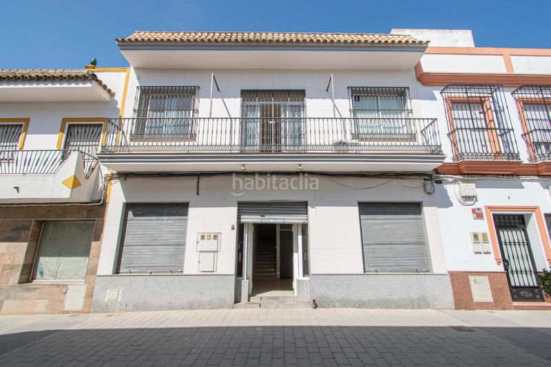 Foto 758bd01c-4991-4dc8-86cf-62537aeb8c4e. Casa  o local en venta en calle peatonal en la rinconada sevilla en Rinconada (La)