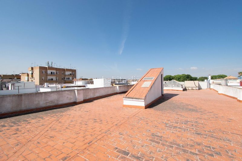 Foto c812460c-59d3-4d67-8f31-49593fbf39c4. Casa  o local en venta en calle peatonal en la rinconada sevilla en Rinconada (La)