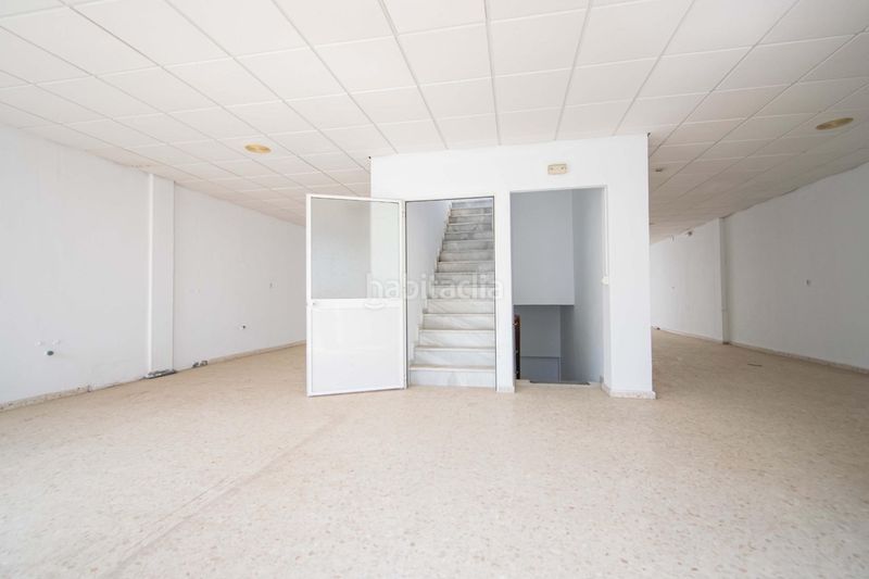 Foto ed027357-91f0-433c-9b81-610928f0e861. Casa  o local en venta en calle peatonal en la rinconada sevilla en Rinconada (La)