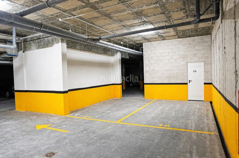 Foto 6340954c-307d-4848-915f-37b07394ae5f. Piso  moderno con terraza, piscina en la azotea y garaje al lado de mercadona en Sevilla