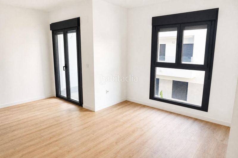 Foto 6f624793-17bd-4caa-98d9-d55cd4bc290a. Piso  moderno con terraza, piscina en la azotea y garaje al lado de mercadona en Sevilla