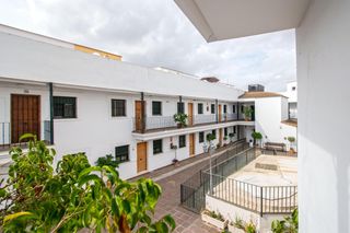 Duplex in Sanlúcar la Mayor. Bonito dúplex en sanlúcar la mayor con dos terrazas , garaje y t