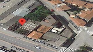 Terreny residencial  Manlleu - calle sant joan. Solar cuadrado y llano con una superficie de 830 m2 a la venta e