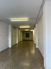 Geschftsraum in Cl puig-agut 22. Local en planta baixa a torell