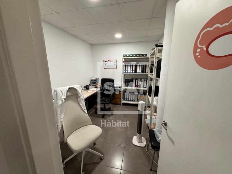 Foto 6665c4a5-daae-4101-9a0f-46349d7acb09. Geschäftsraum in Centelles