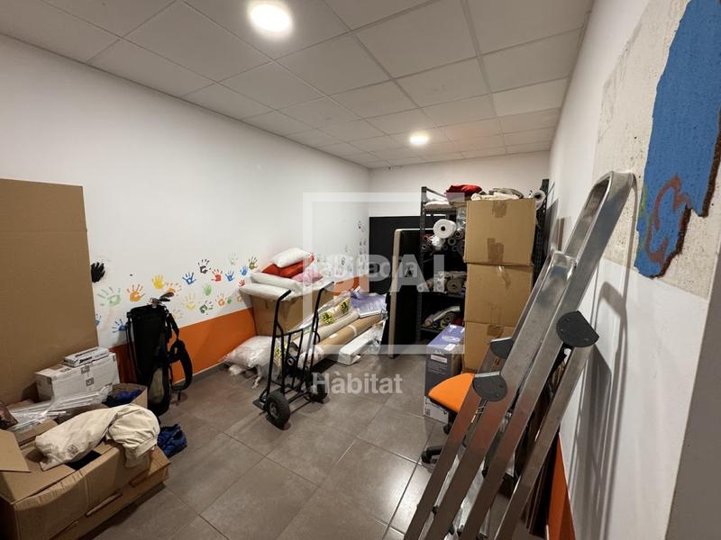 Foto d32fc4ae-2a6e-4aa7-b538-8e825701fbab. Geschäftsraum in Centelles