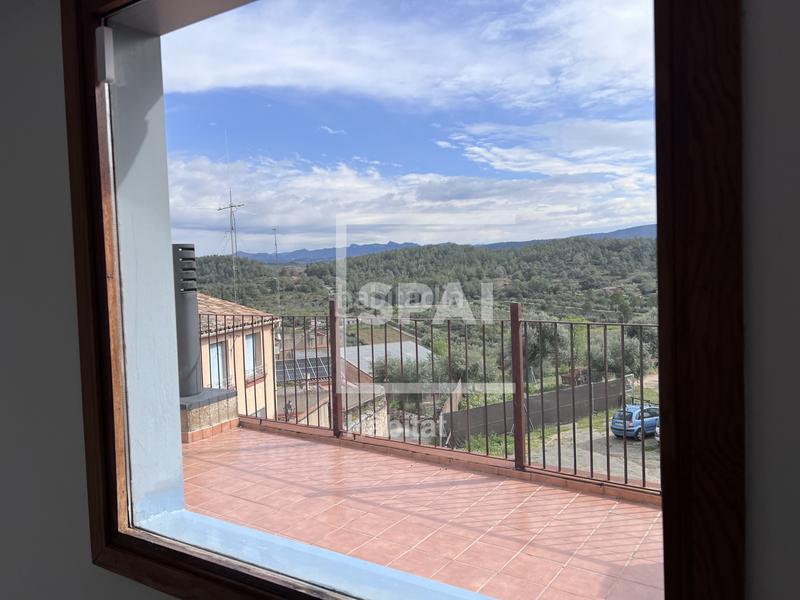 Foto cba0b844-06f5-4f80-b996-4b16d04af317. Casa adossada amb calefacció a Guiamets (Els)