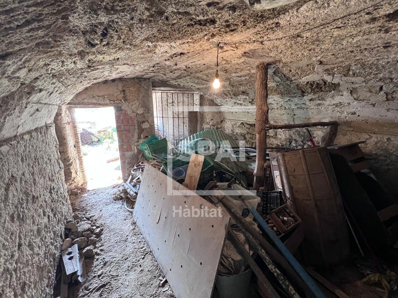 Foto a91a3cdd-75a1-4848-a5cc-fb46703ef289. Casa adossada a Centelles