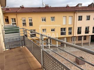 Affitto Appartamento  Centelles - cl torres i bages. Pis de 2 habitacions amb pàrquing i traster