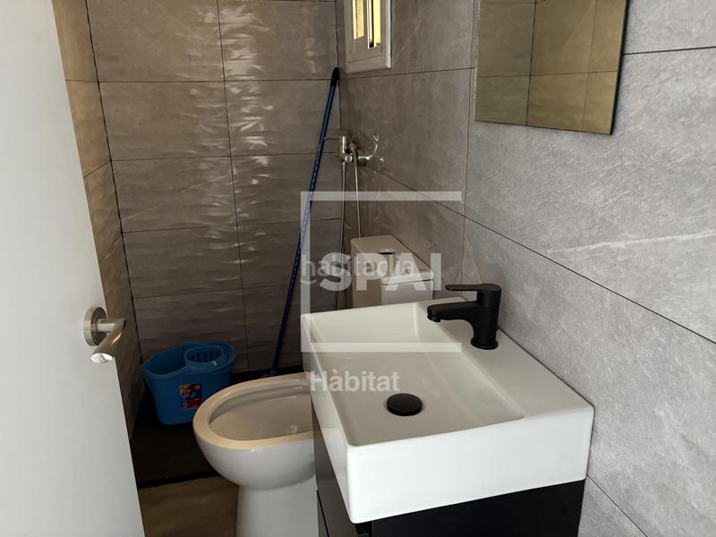 Foto 40478ea8-2b93-4b42-b084-68530419b7cb. Geschäftsraum in Manlleu - cl pintor guardia 1 in Manlleu