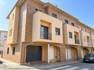 Casa a Balenyà - av pau vi 7. Casa de 225 m con amplio garaje en balenyà