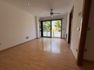 Rent Flat  Balenyà - cr ribes 63. Piso con parquing y trastero