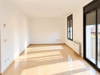 Etagenwohnung in Centelles - cl jesus 27. Dúplex de 118 m útiles con gran terraza, plaza de garaje y trast