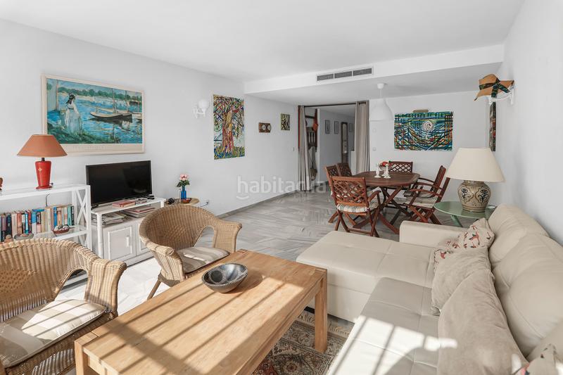 Foto 2118639c-0dda-4939-ad1a-bd9589c9ae58. Chalet amplia casa adosada ubicada en el complejo de primera línea de playa bahía doncella. en Estepona