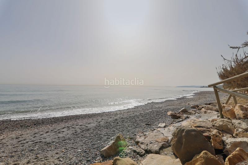 Foto 3f01d0e9-697d-4546-bf49-951f297763e8. Chalet amplia casa adosada ubicada en el complejo de primera línea de playa bahía doncella. en Estepona