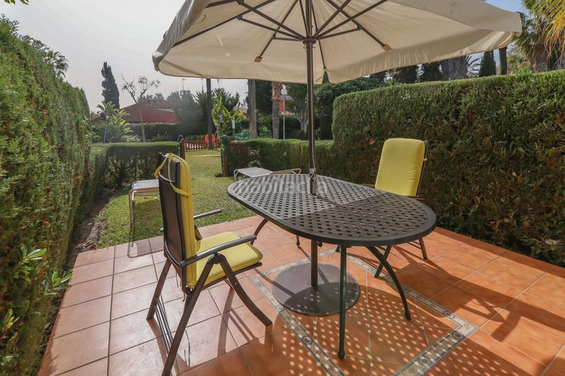 Foto 8ff53ede-fc23-427e-8b6e-bac61ce309f3. Chalet amplia casa adosada ubicada en el complejo de primera línea de playa bahía doncella. en Estepona