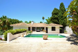 Chalet  Calle 23d. Oportunidad unica en guadalmina alta