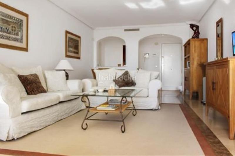 Foto 3ab5a8cc-e2af-4ea5-bb29-48f0bd21c835. Lloguer pis a los arqueros - puerto del almendro Benahavís