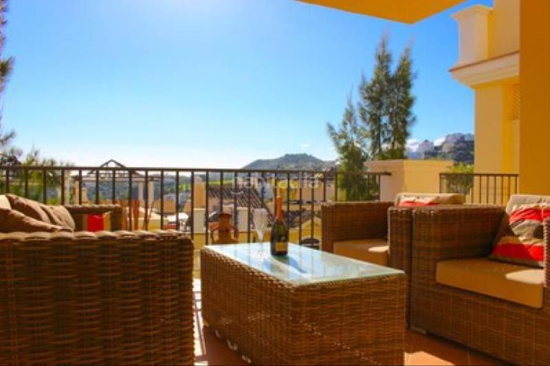 Foto 7b457b4f-9811-4b0f-8adf-312858f59c92. Rent flat in los arqueros - puerto del almendro Benahavís