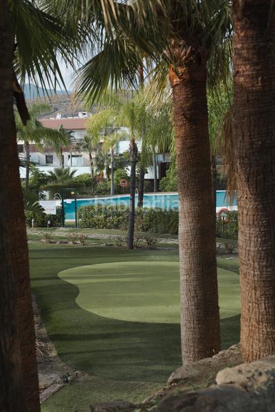 Foto c881f96c-d805-49f2-8c2e-03a7e6c7380d. Pis a calle shirley maclaine 120 a Los Flamingos Benahavís