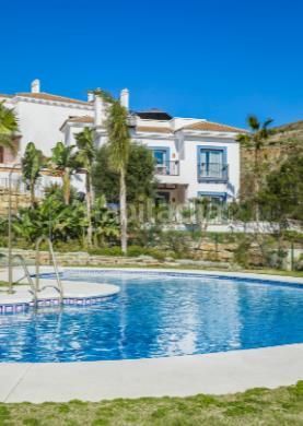 Foto c8c8e33c-1472-4a18-accf-e6f52f68e4cb. Pis amb calefacció piscina a El Paraíso Benahavís