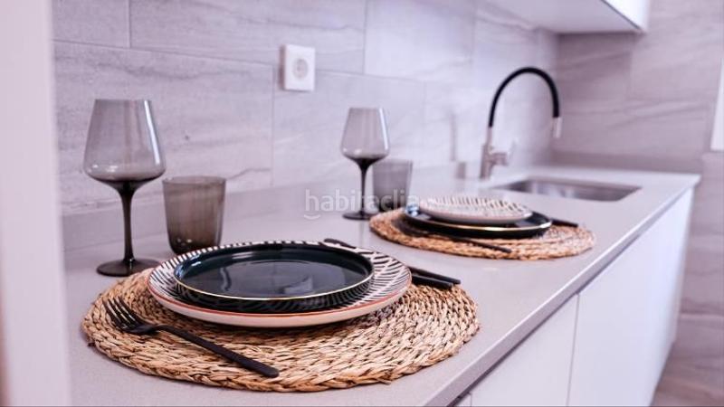 Foto c4c3fcd8-5307-4c1d-aa62-f1c54d4017a9. Piso small oasis es el nombre del exclusivo conjunto residencial que es un pedacito de espacio con aun más mágia que hacer vida en la c en Manilva