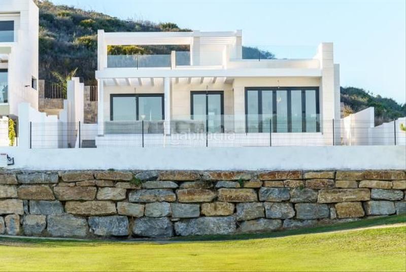 Foto 31fe1f92-da3d-4731-a563-96bee18dac56. Casa oportunidad de comprar una espectacular villa en una exclusiva urbanización muy cerquita del mar. en Mijas
