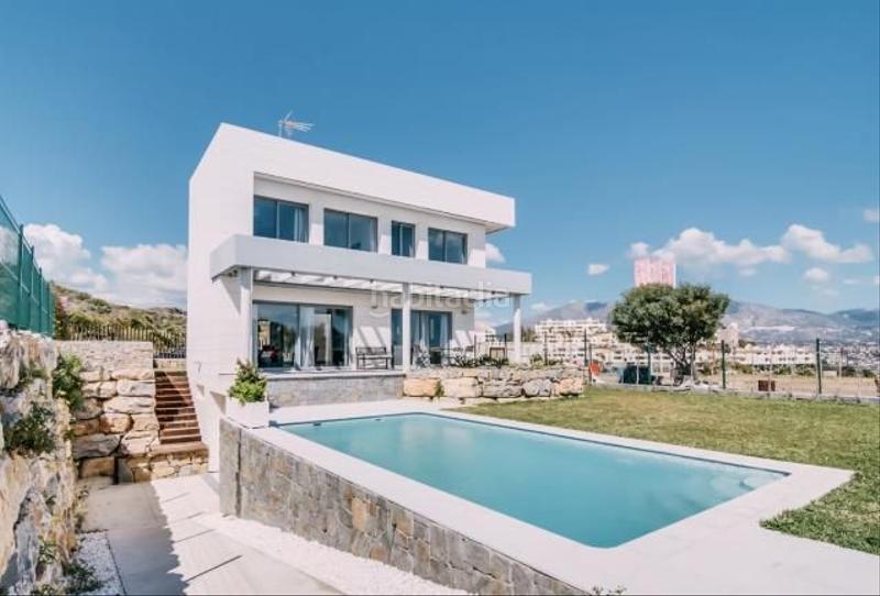 Foto 9a8fba67-48bf-4f48-8183-58a079a99eb2. Casa oportunidad de comprar una espectacular villa en una exclusiva urbanización muy cerquita del mar. en Mijas