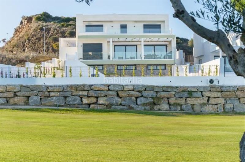 Foto be1a6bc5-248b-4fa1-ac5d-268395f3e2d9. Casa oportunidad de comprar una espectacular villa en una exclusiva urbanización muy cerquita del mar. en Mijas