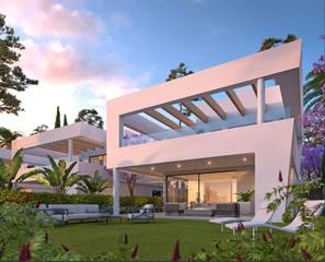 Xalet a San Pedro de Alcántara Pueblo. ¡construcción terminada!

lujoso complejo de 10 villas contemp