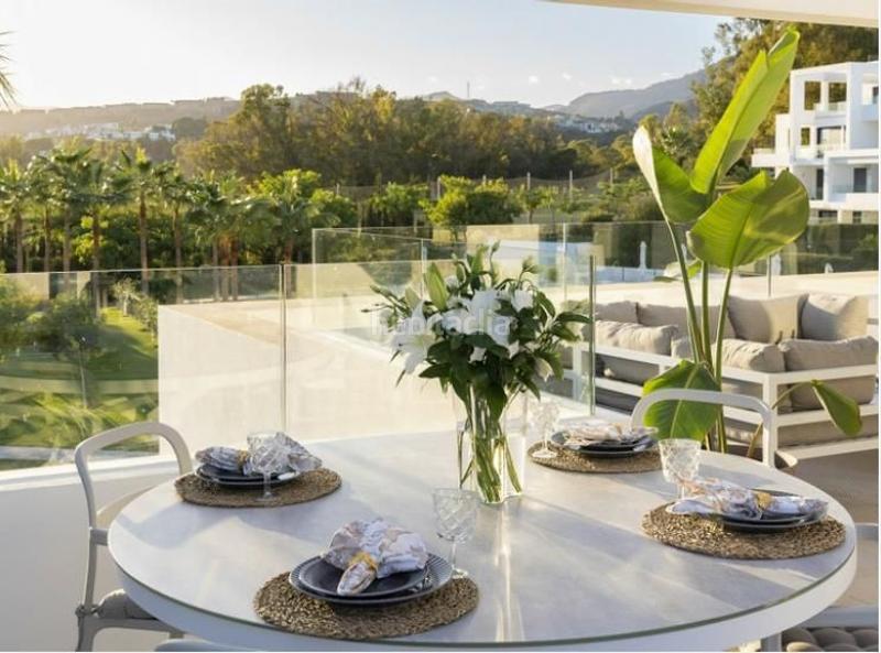 Foto 5b18bcba-0d23-414f-bdb1-9b2aa3fa3b9c. Ático este hermoso y moderno ático tiene tres habitaciones distribuidas en dos niveles con sus propio acceso a las terrazas. en Estepona