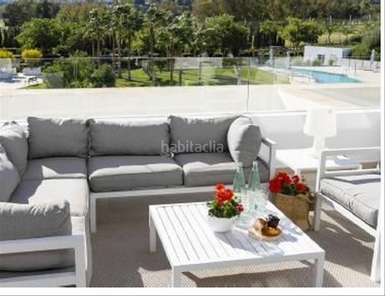 Foto a6cef2eb-1fe8-4b6a-86a7-37d36437a1a2. Ático este hermoso y moderno ático tiene tres habitaciones distribuidas en dos niveles con sus propio acceso a las terrazas. en Estepona