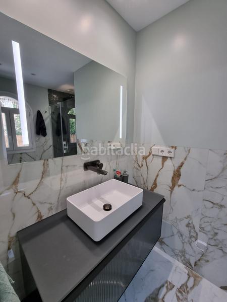 Foto 01012ff0-0a82-49af-8713-41bf68cd9281. Chalet en calle orfebres 44 villa ubicada en las mejores zonas con suelos de marmol, 5 habitaciones, 5 baños, piscina. en Mijas