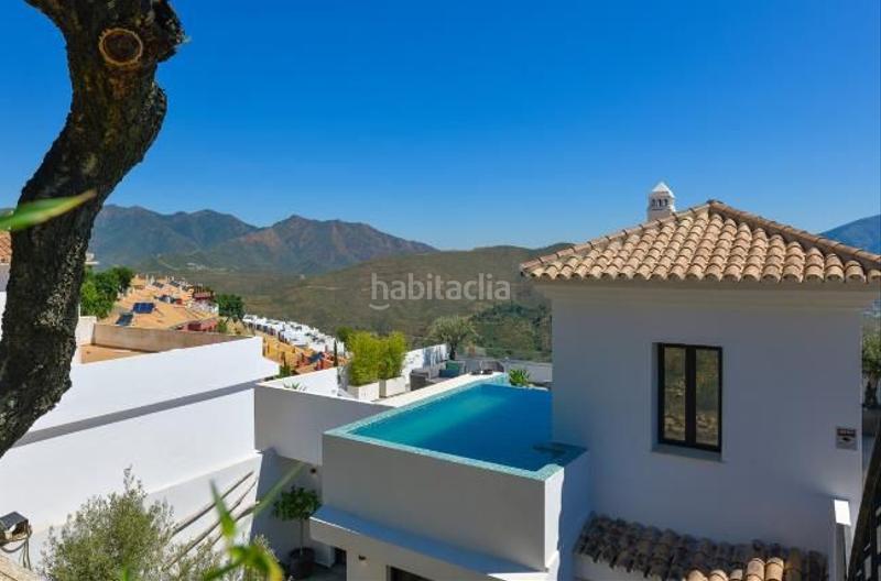 Foto eeee50b4-e153-4a7a-9a1a-16d0af0be0a2. Lloguer xalet a n/a a Costabella Marbella