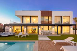 Maison à Calle traíña 28a. Esta es tu oportunidad de comprar una villa contemporánea ubicad