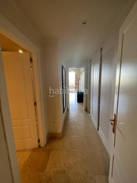 Foto fb25276e-639c-4ab2-b7eb-5b34517d42f5. Flat in n/a in Los Naranjos Marbella