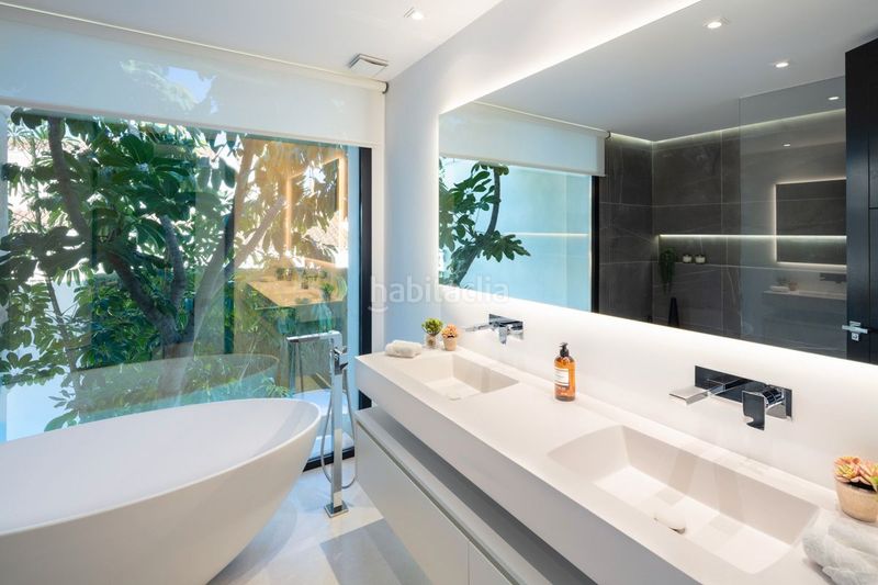 Foto 2b5ed22b-5f82-4e1c-a310-9680e66d546f. Casa a calle irís 12 a Nueva Andalucía centro Marbella
