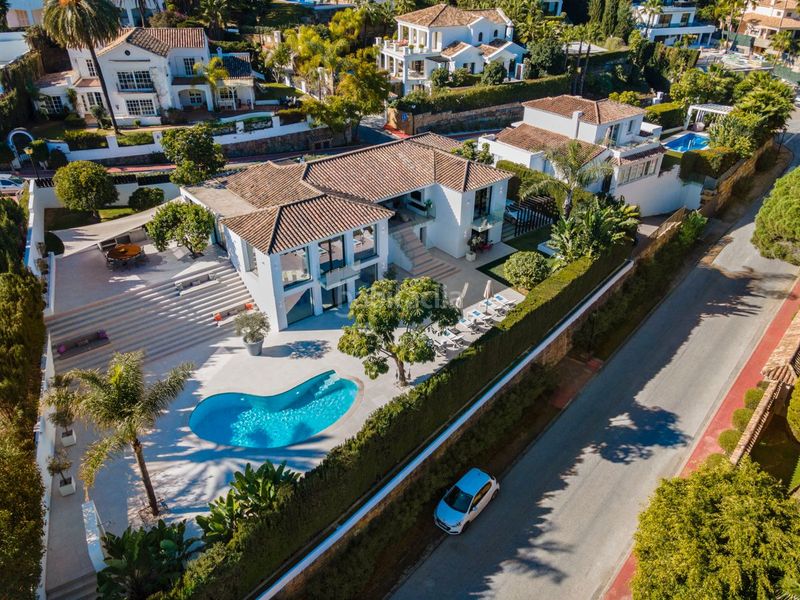 Foto fd4ec3b5-8f8c-42c3-b779-7ecd1f610446. Casa a calle irís 12 a Nueva Andalucía centro Marbella