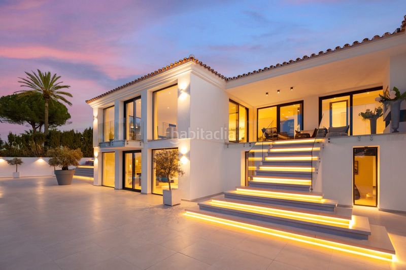 Foto ffa5dd9b-b9a2-4b6a-bf64-f2547e5b4060. Casa a calle irís 12 a Nueva Andalucía centro Marbella