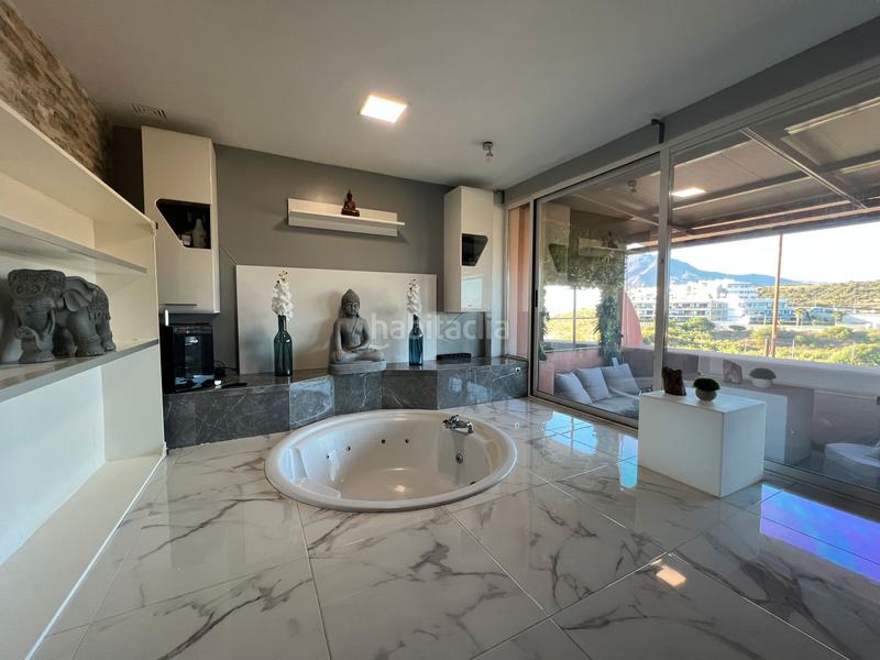 Foto e81d7487-5f7b-4a0b-9a10-1f2035a64838. Duplex avec parking piscine dans Buenas Noches Estepona