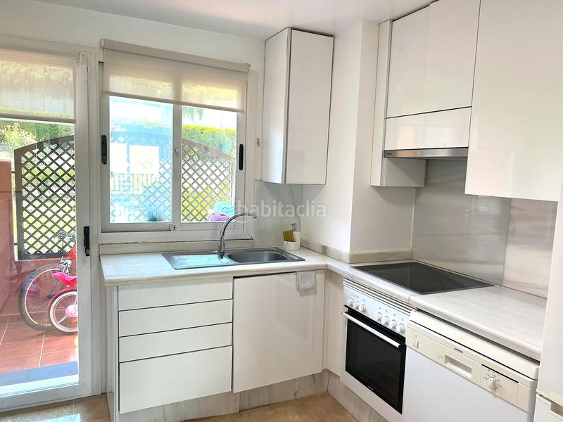 Foto f9f921b9-1712-400c-8eae-75088ebc796b. Duplex avec parking piscine dans Buenas Noches Estepona