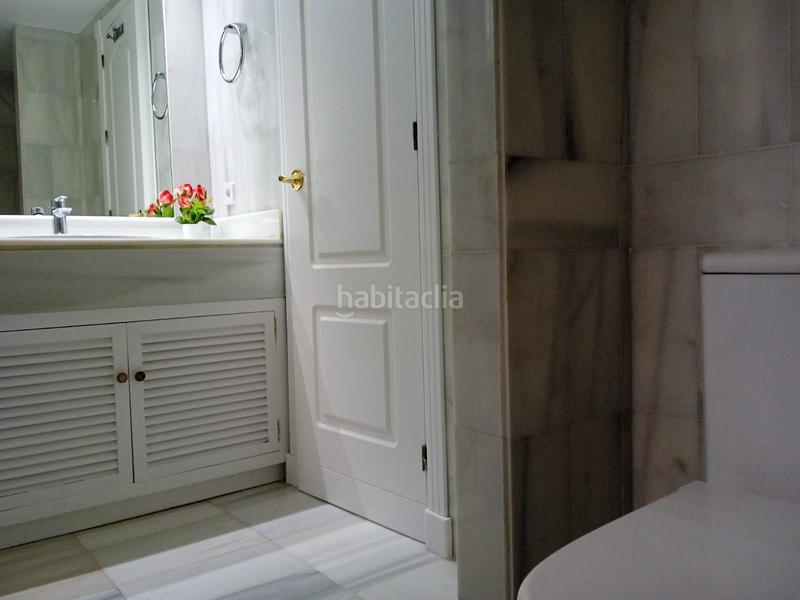 Foto 9adf8aba-93a6-42b2-84d2-be80977b5356. Location appartement avec piscine dans La Dama de Noche - La Alzambra Marbella