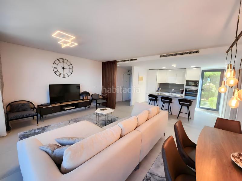 Foto 98c460f5-0d9b-4740-8799-070676841ef5. Penthouse with heating parking pool in La Quinta Benahavís