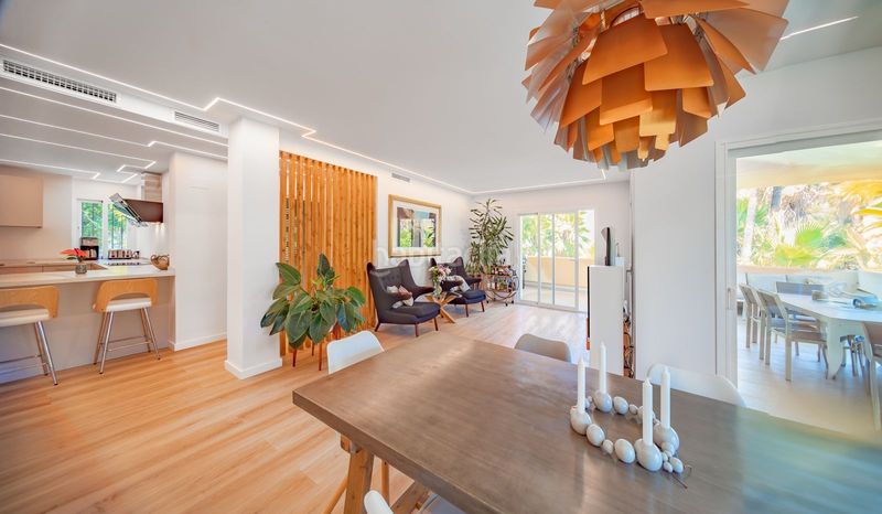 Foto 3eac951a-2126-493b-853c-249cb2be8d3b. Apartament amb piscina a La Quinta Benahavís