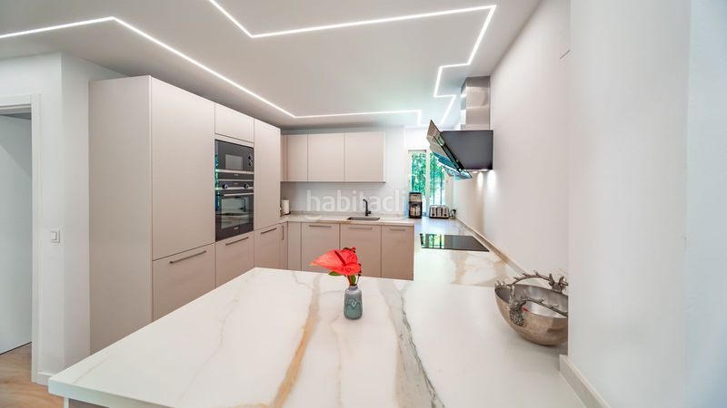 Foto f7fbeb37-5f89-4a4b-a510-2f5cd2ee9d0f. Apartament amb piscina a La Quinta Benahavís